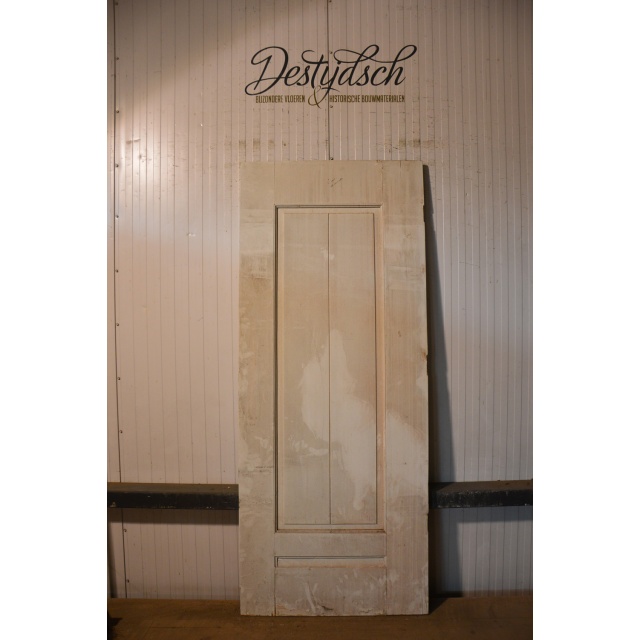 Oude paneeldeur met 1 paneel