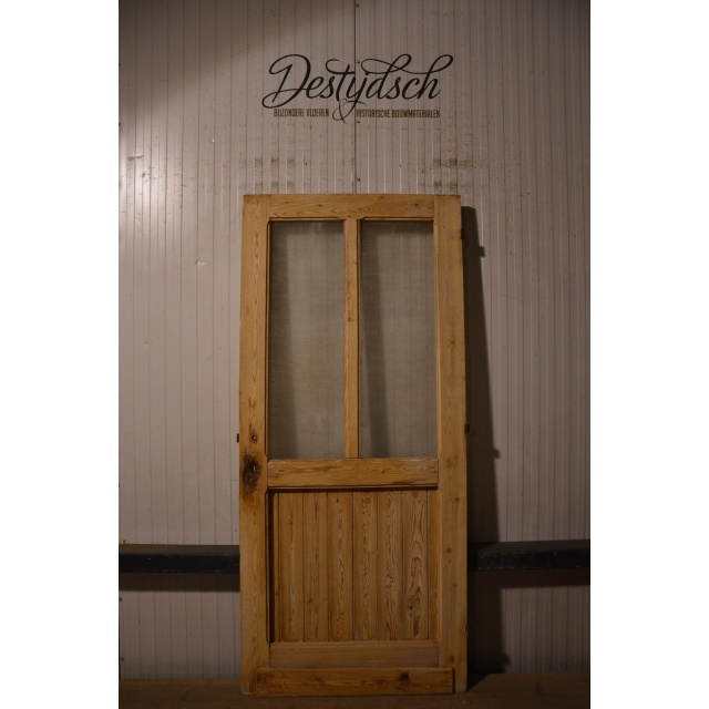 Oude geloogde deuren  