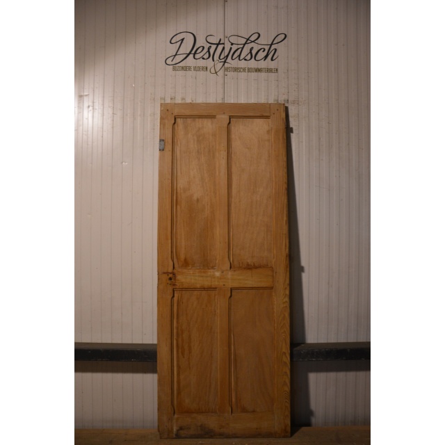 Oude geloogde deur   
