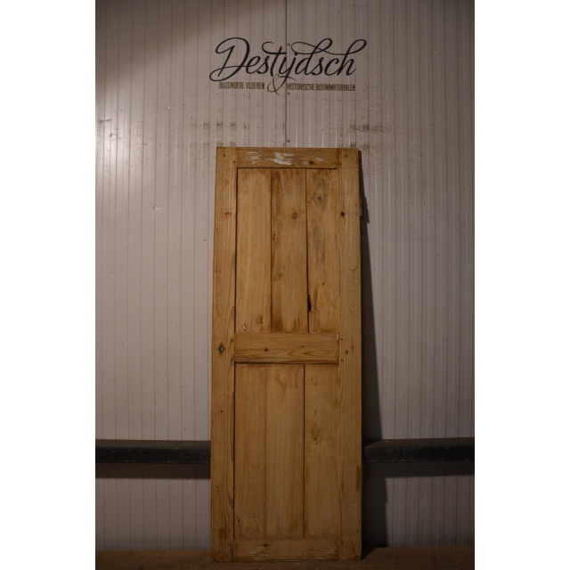 Oude geloogde opdekdeur   