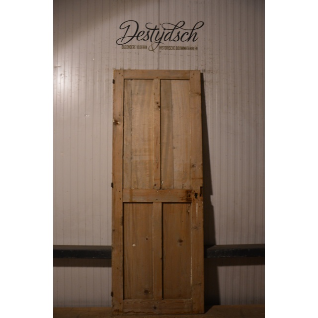 Oude geloogde deur   