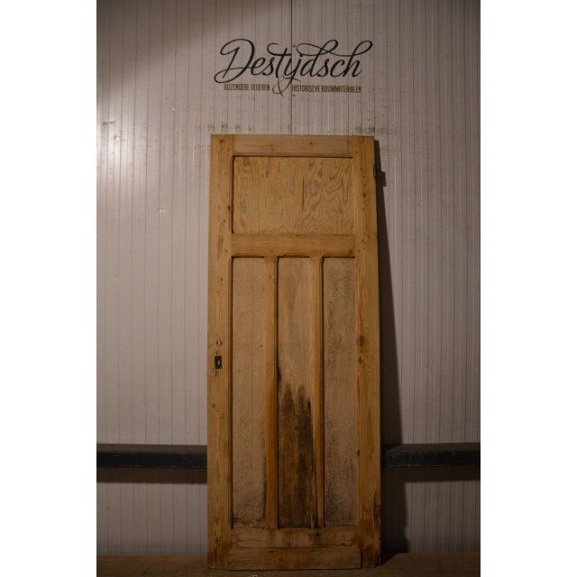 Oude geloogde deur    