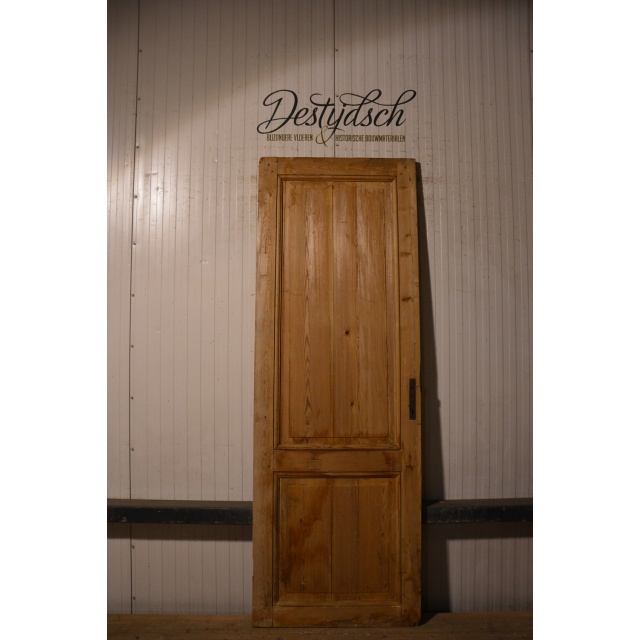 Oude geloogde deur     