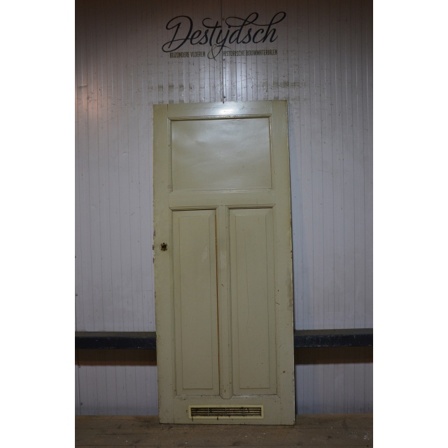 Oude drievaks paneeldeur   