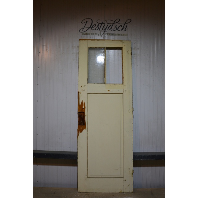 Oude drievaks paneeldeur met glas     