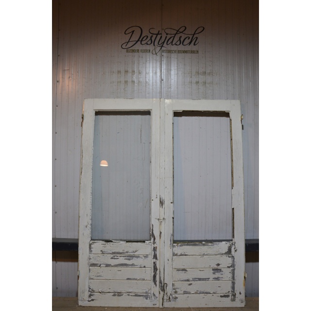 Set oude deuren met glas     