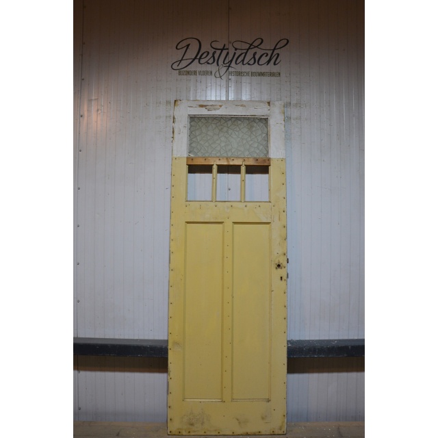 Oude drievaks paneeldeur 