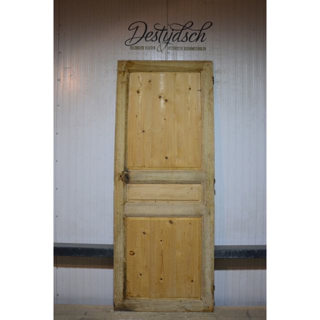 Oude geloogde deur  