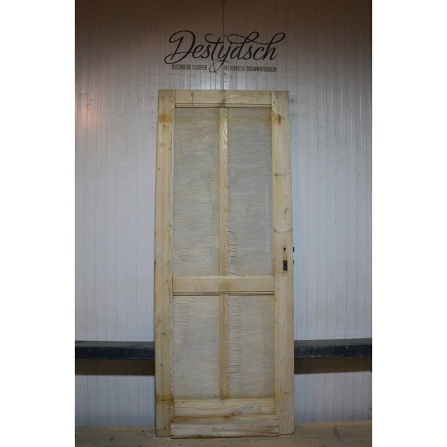 Oude geloogde deur    