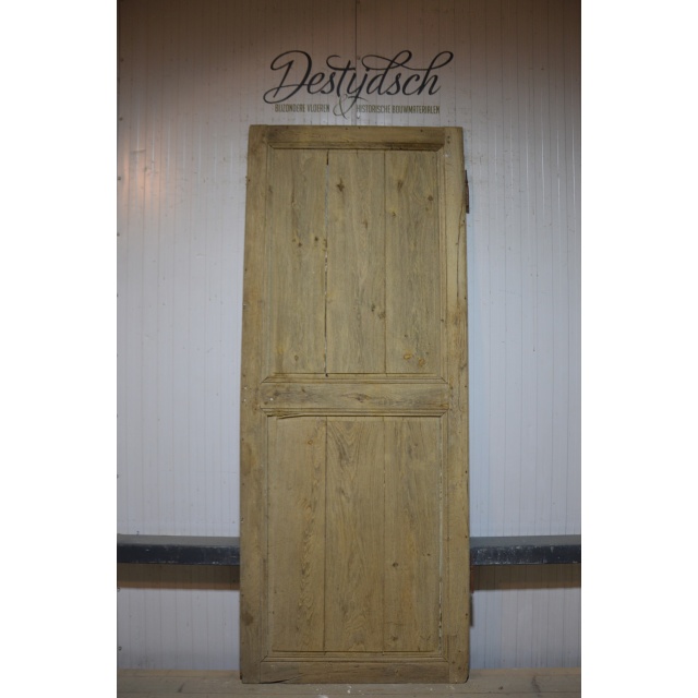 Oude geloogde eiken deur 