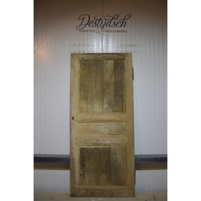 Oude geloogde eiken deur 