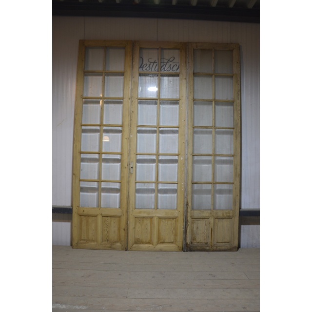 Set van 3 oude geloogde deuren 