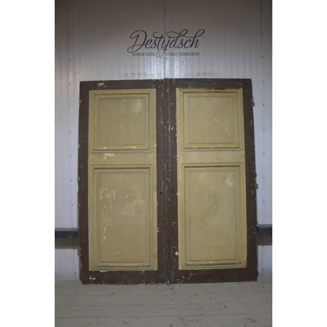 Set oude paneeldeuren