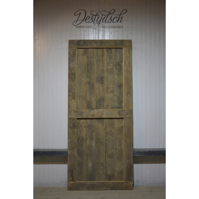 Loftdeur van oud hout