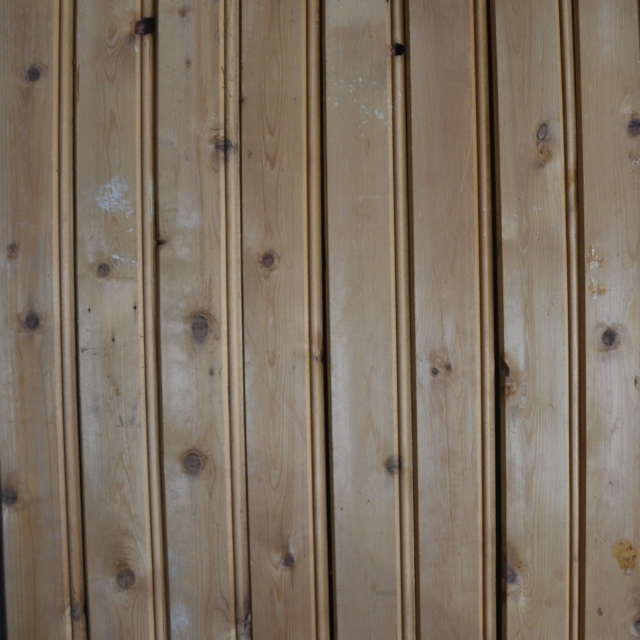 oude grenen planken met kraaldeel