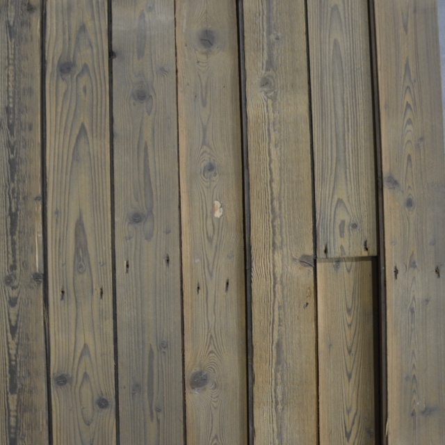 Geborstelde oude grenen planken 