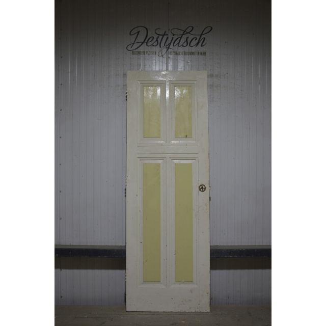 Oude viervlaks paneeldeur