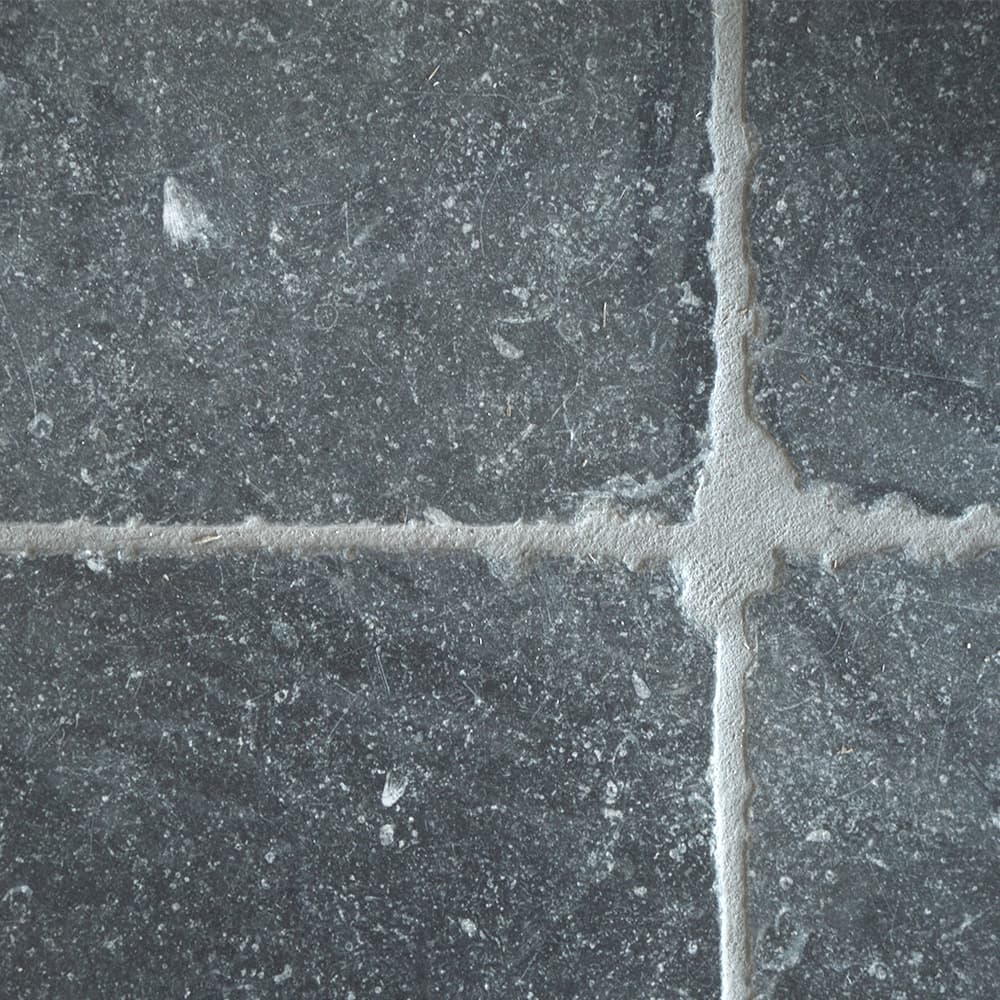 lineair logo Sluit een verzekering af Belgisch hardsteen abdij gezoet - 40 x 40 cm – natuurstenen vloer -  Destijdsch B.V.