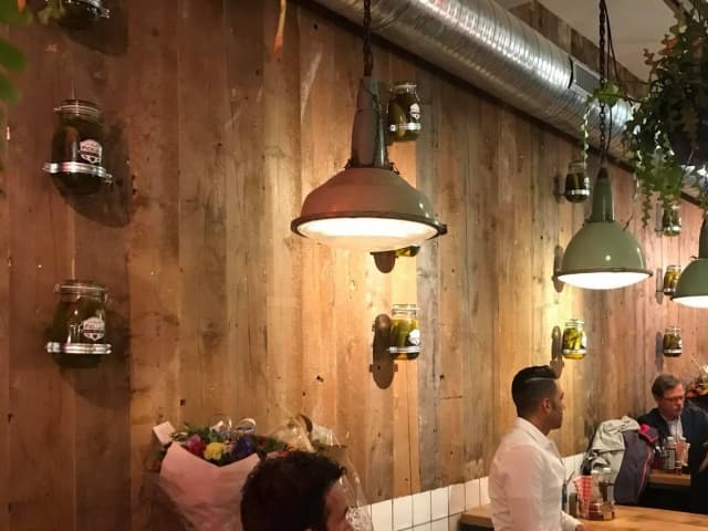 Opening van Firma Pickles in de Kerkstraat te Den Bosch